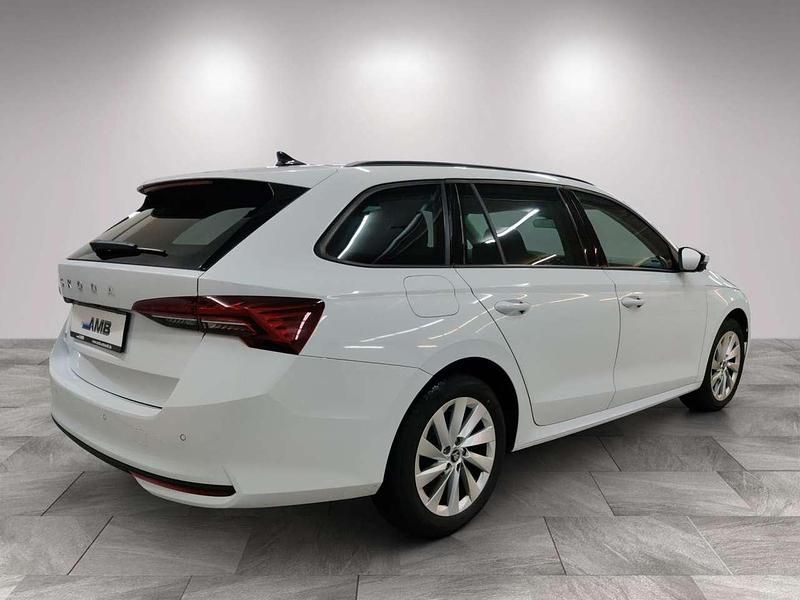 Gebraucht Skoda Octavia Selection 150 PS (110 kW) 2025 Weiß Kombi