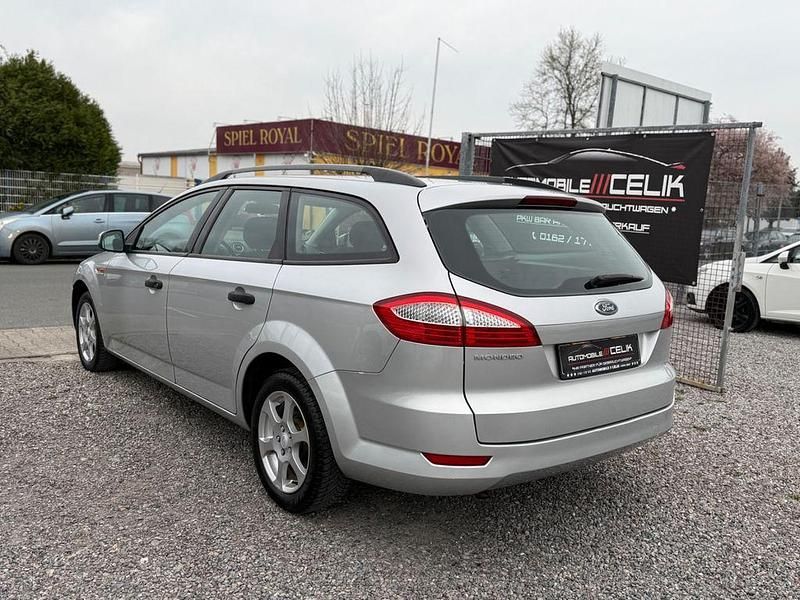 Gebraucht Ford Mondeo Ambiente 110 PS (80 kW) 2008 Silber Limousine