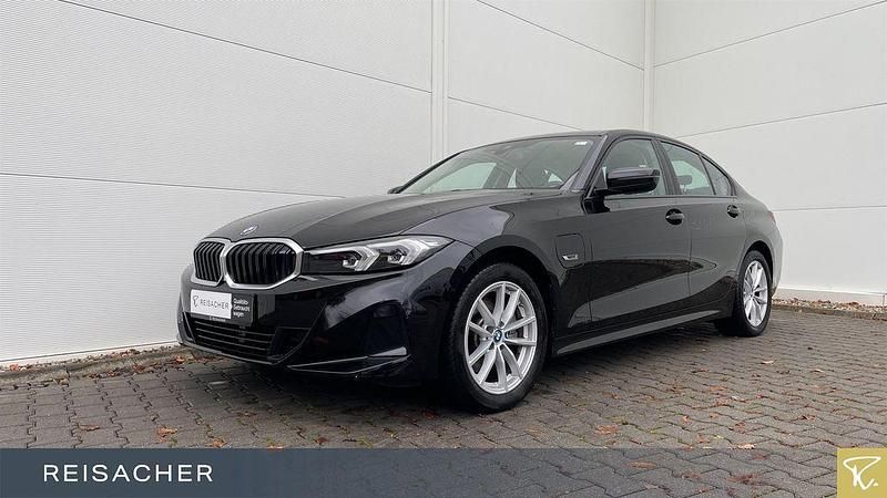 Schwarz Gebraucht 2022 BMW 320e Limousine | 27.899 € (Guter Preis) - Bild 1/4