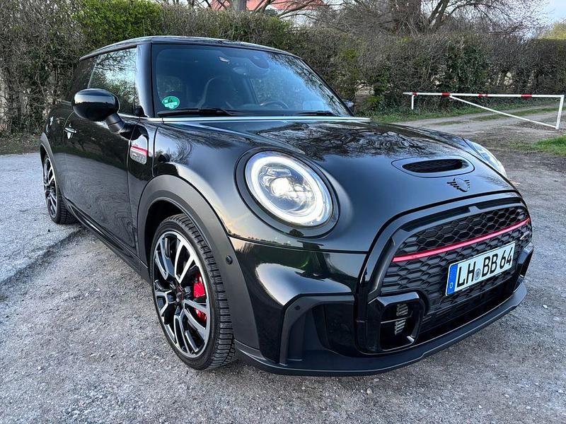 Gebraucht Mini John Cooper Works 231 PS (169 kW) 2024 Schwarz Kleinwagen