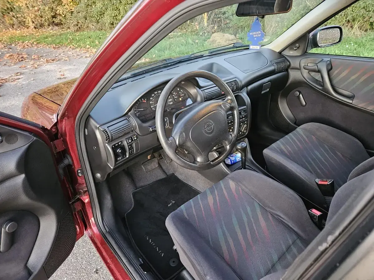 Gebraucht Opel Astra 75 PS (55 kW) 1996 Rot Kleinwagen