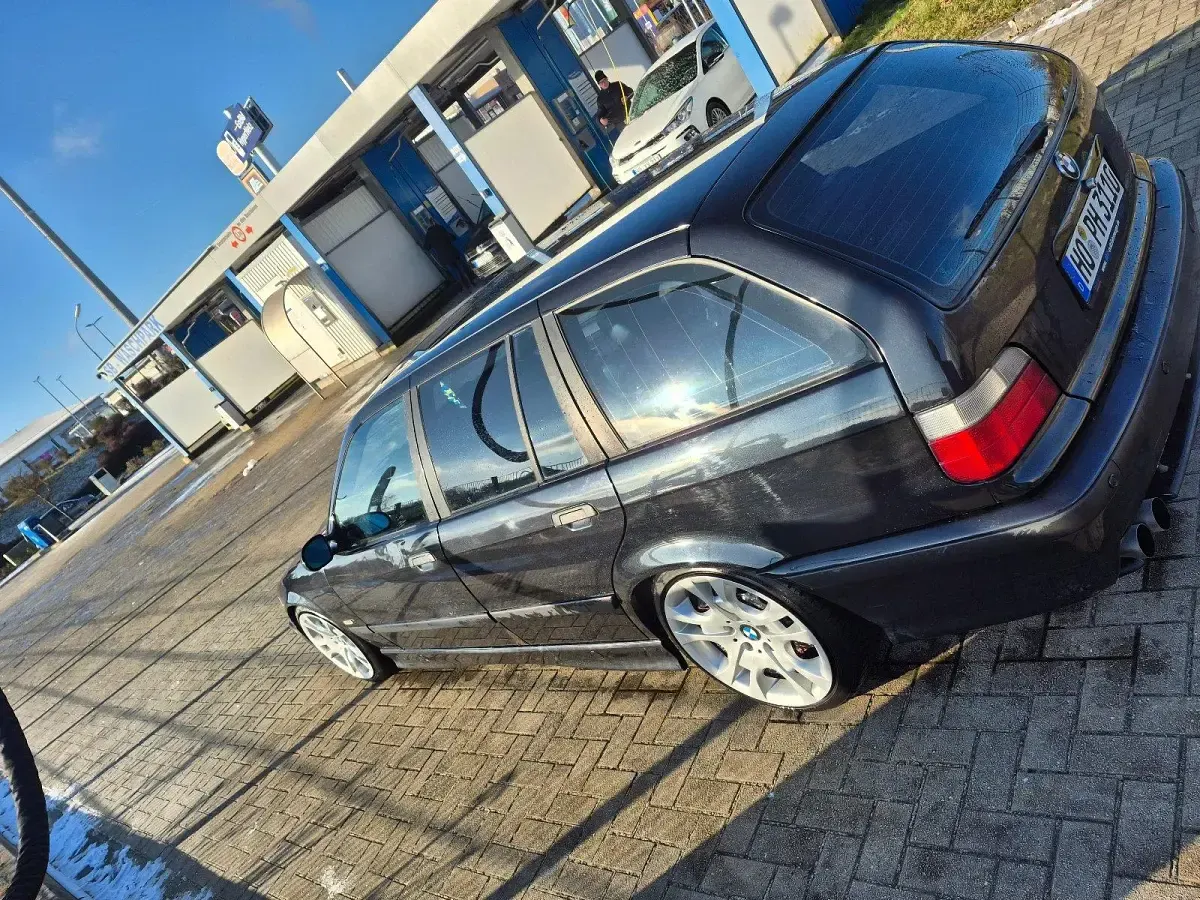 Gebraucht BMW 323 170 PS (125 kW) 1998 Schwarz Kombi