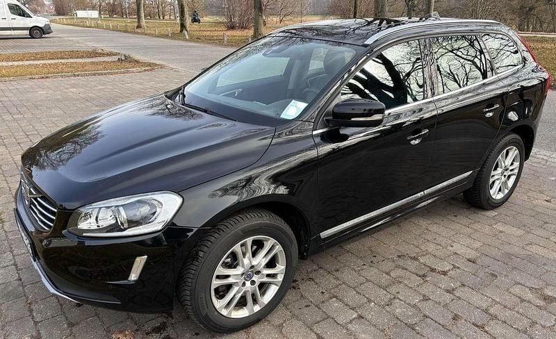 Gebraucht Volvo XC60 Summum 220 PS (161 kW) 2016 Schwarz SUV