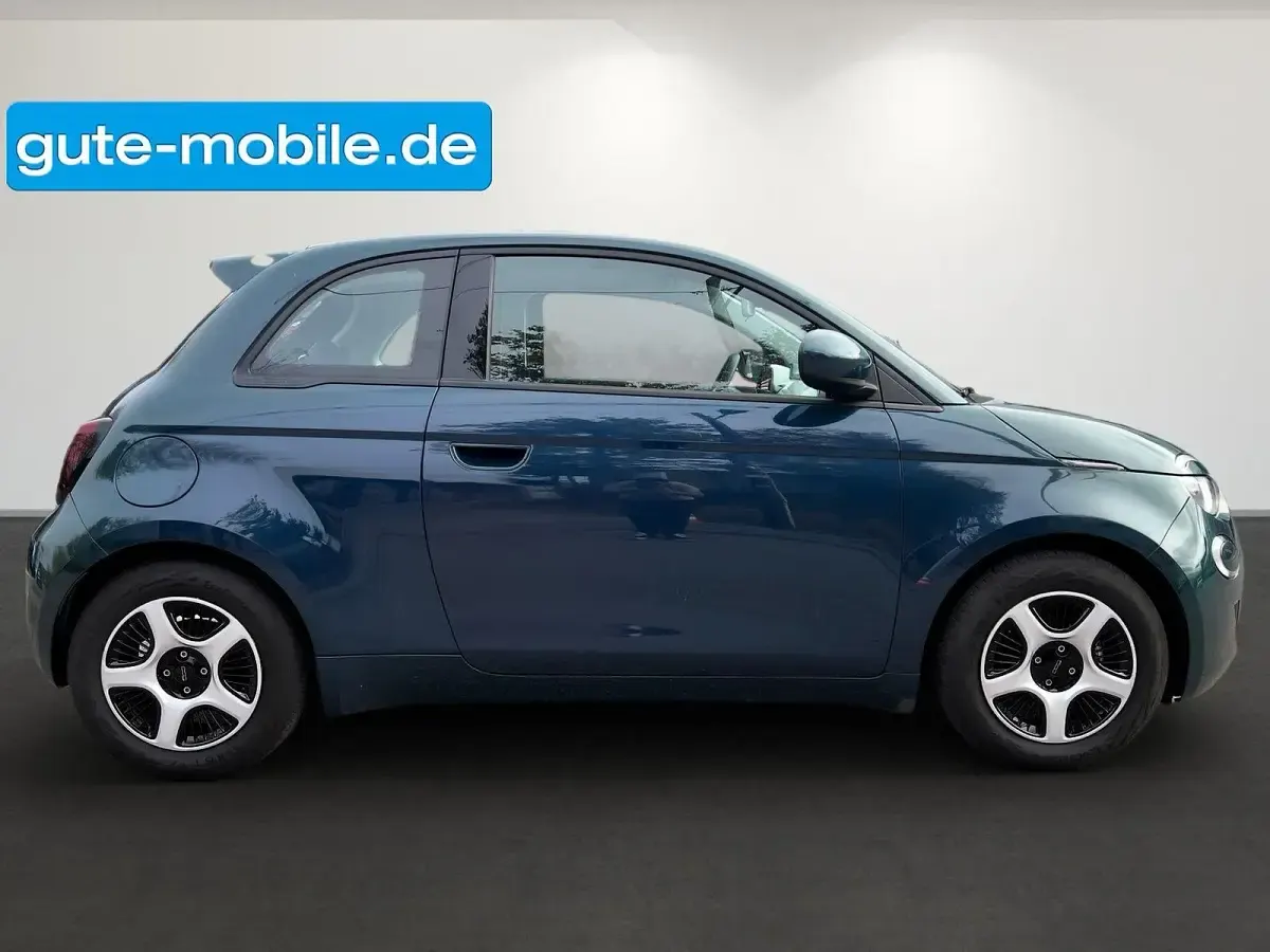 Gebraucht Fiat 500e Action 69 kW (95 PS) 2023 Grün Limousine