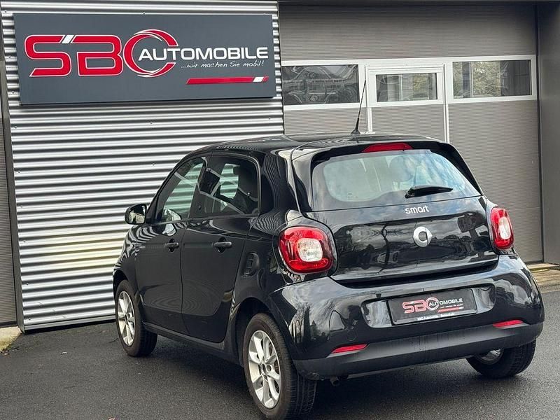 Gebraucht Smart ForFour 71 PS (52 kW) 2015 Schwarz Kleinwagen