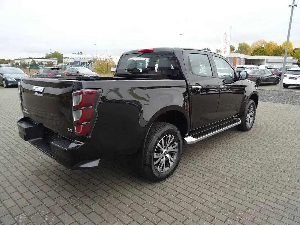Nowe Isuzu D-Max 163 KM (119 kW) 2025 Czarny Pickup