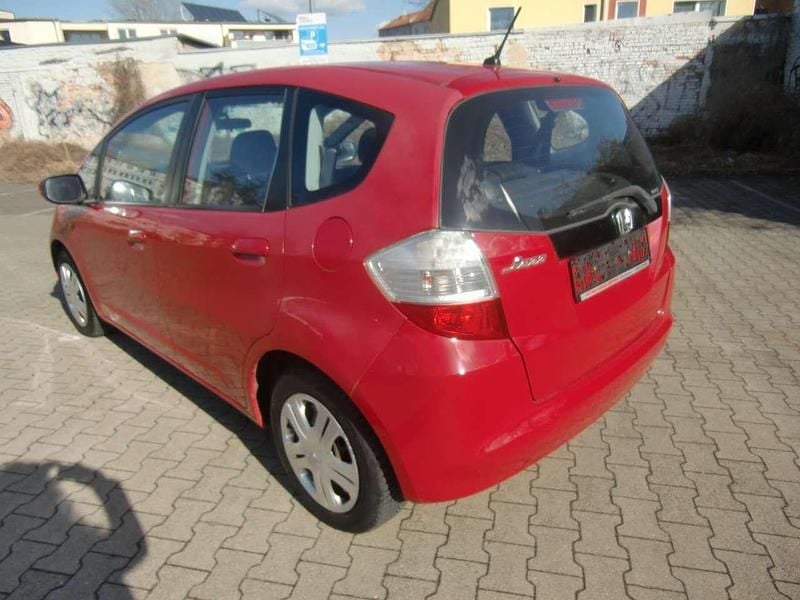 Gebraucht Honda Jazz Trend 90 PS (66 kW) 2011 Rot Kleinwagen
