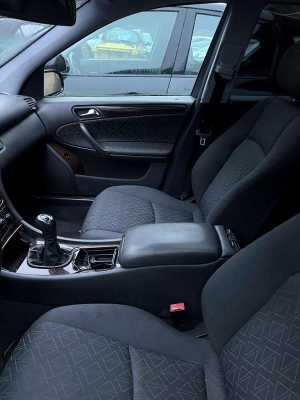 Gebraucht Mercedes 200 2002 Schwarz Limousine