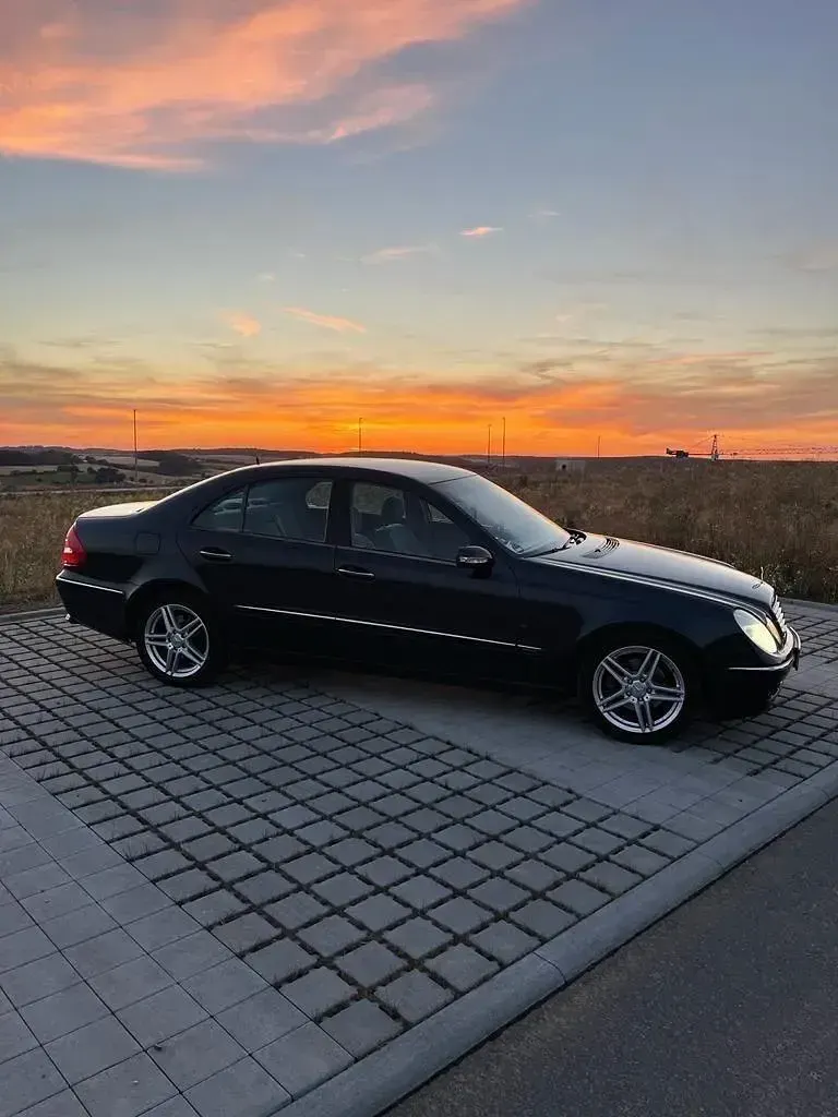 Gebraucht Mercedes E280 Elegance 190 PS (139 kW) 2004 Blau Limousine