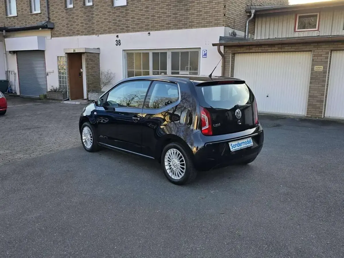 Second-hand VW up! high up! 75 CP (55 kW) 2012 Negru Hatchback