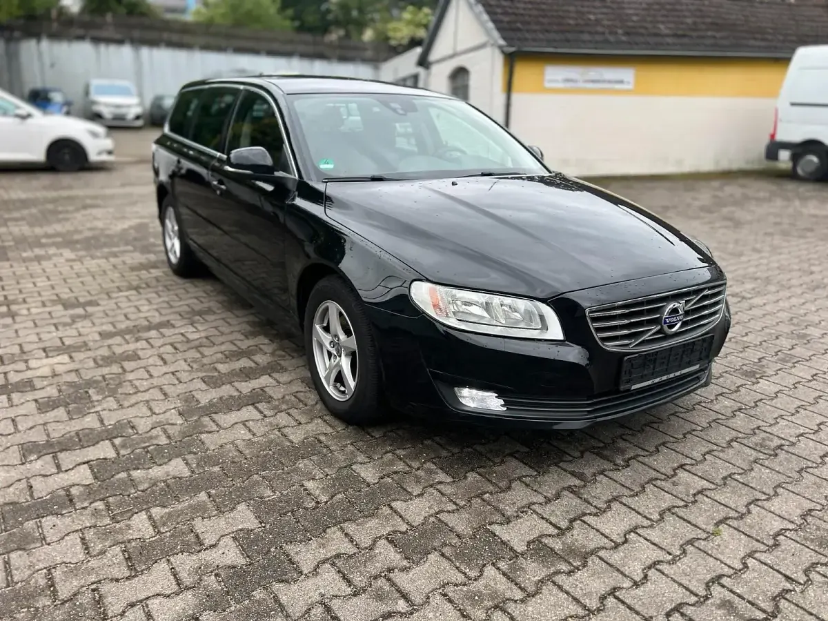 Gebraucht Volvo V70 120 PS (88 kW) 2016 Schwarz Kombi