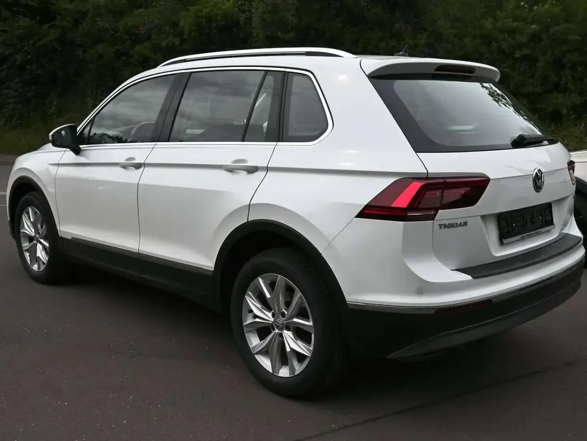 Gebraucht VW Tiguan Highline 150 PS (110 kW) 2019 Pure white SUV