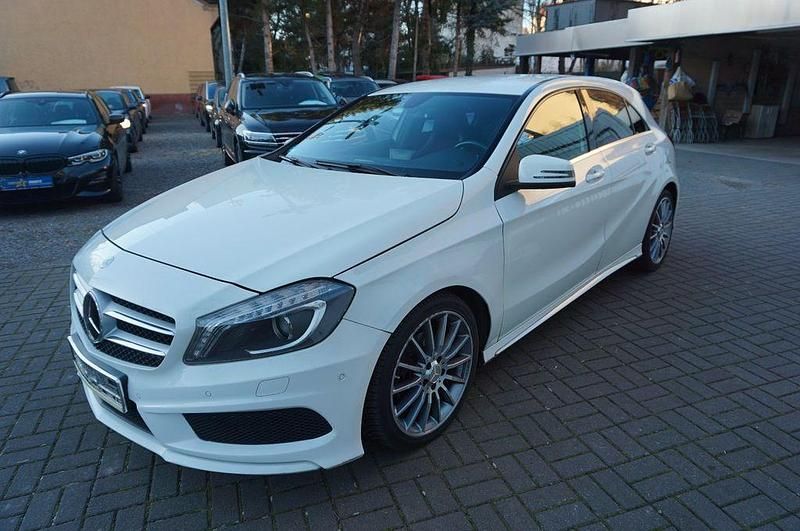 Weiß Gebraucht 2014 Mercedes A200 AMG line Limousine | 10.490 € (Guter Preis) - Bild 1/4