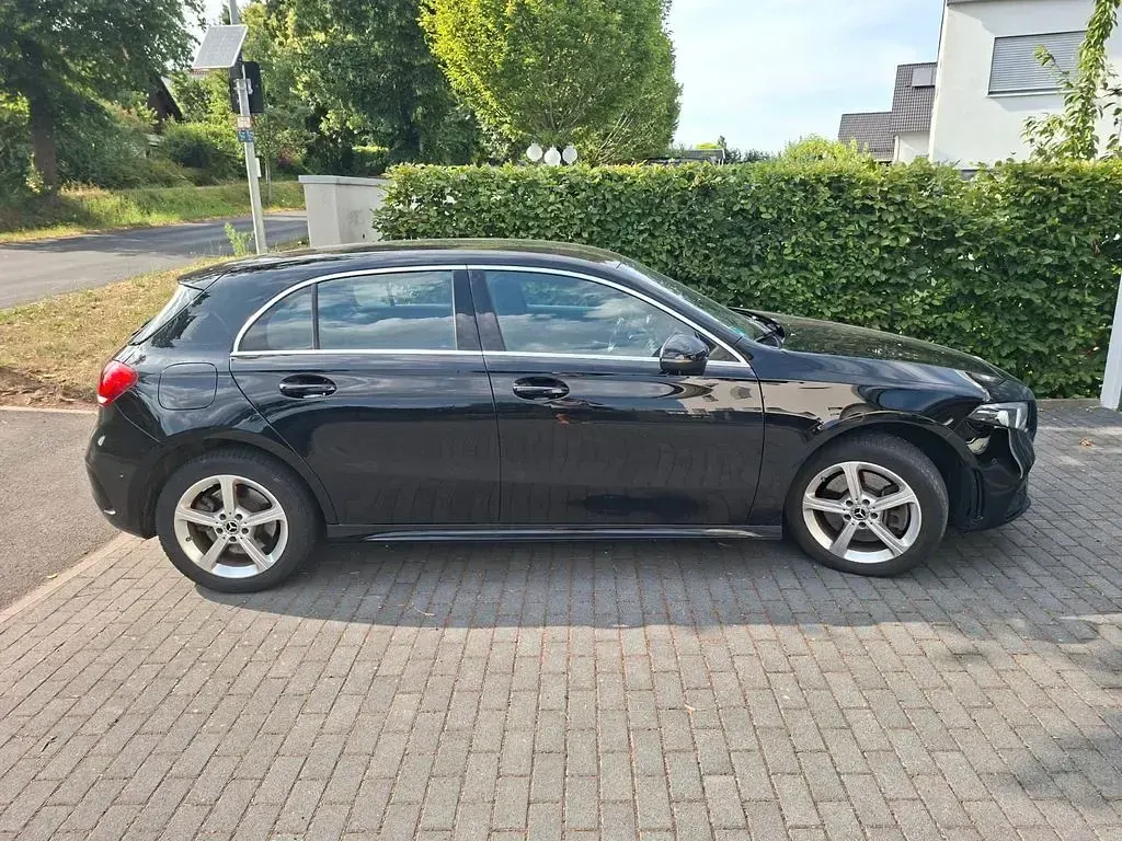 Gebraucht Mercedes A250 Advanced 218 PS (160 kW) 2021 Schwarz Limousine