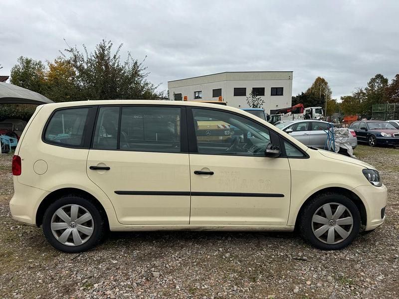 Gebraucht VW Touran 110 PS (80 kW) 2015 Gelb Van / Kleinbus