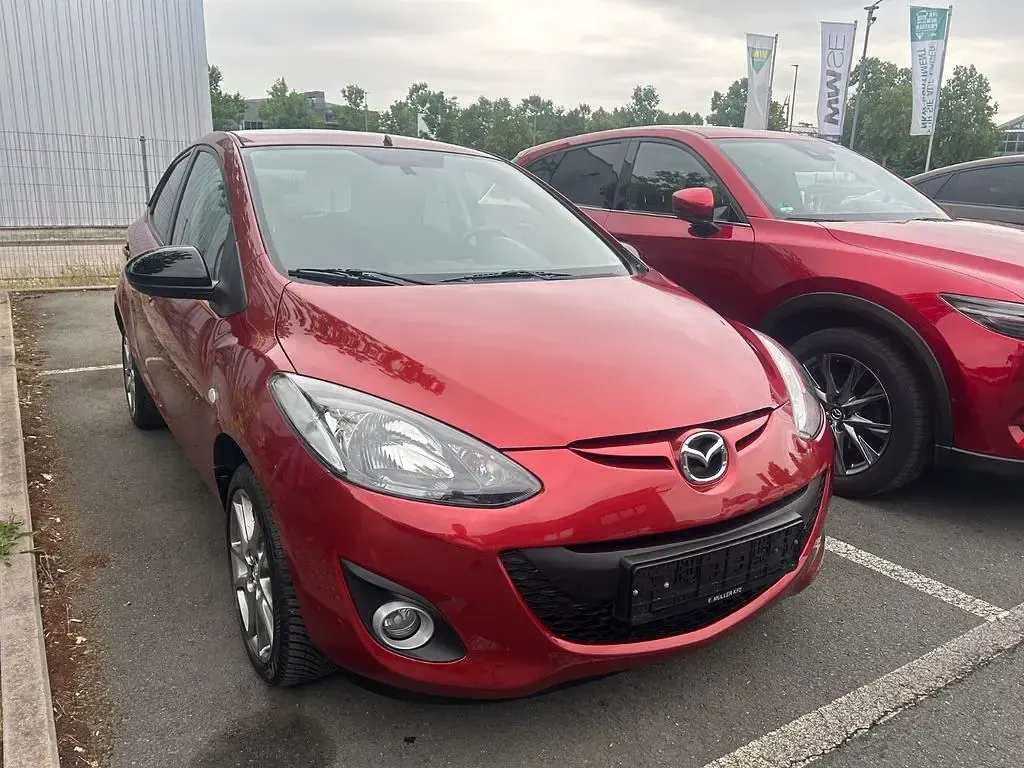 Gebraucht Mazda 2 Kenko 84 PS (61 kW) 2013 Rot Kleinwagen