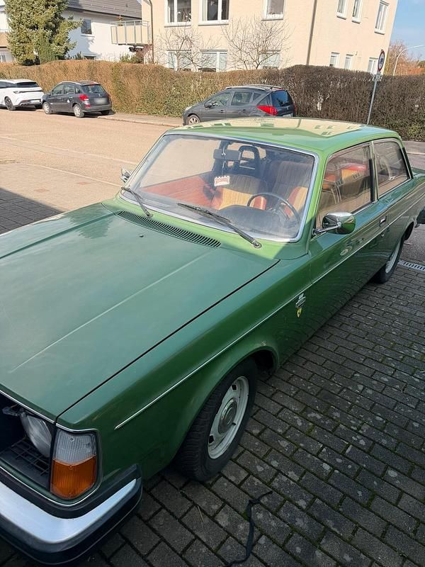 Gebraucht Volvo 240 82 PS (60 kW) 1975 Grün Limousine