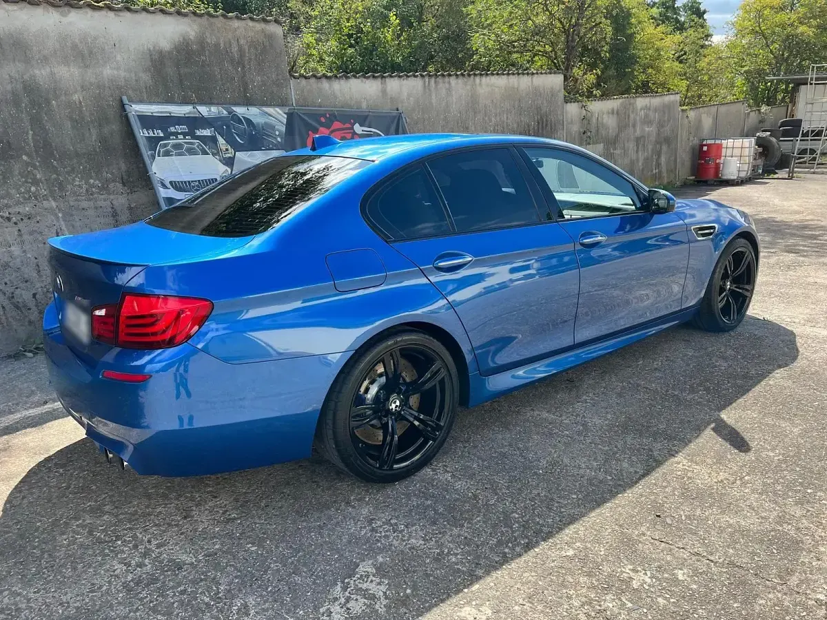 Używany BMW M5 560 KM (411 kW) 2011 Niebieski Sedan/Limuzyna
