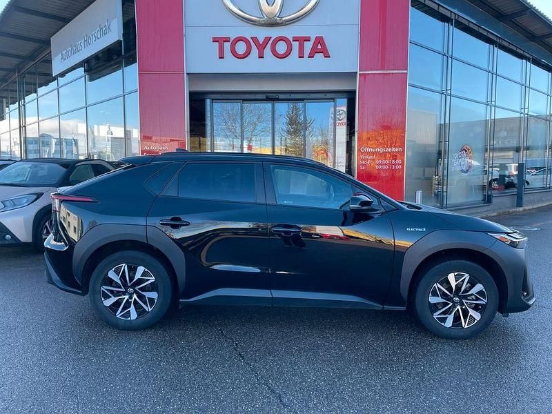 Gebraucht Toyota bZ4X Basis 150 kW (204 PS) 2023 Schwarz SUV