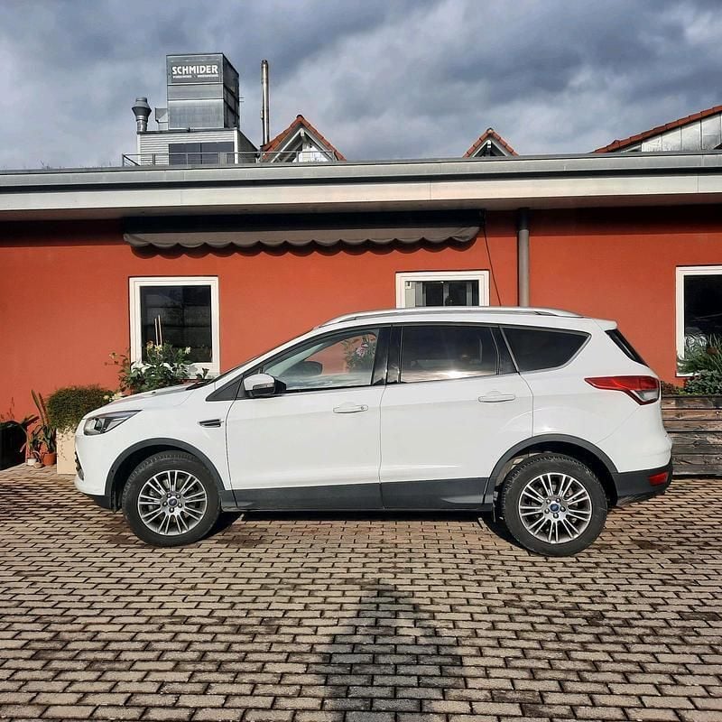 Weiß Gebraucht 2013 Ford Kuga Titanium SUV | 9.995 € (Superpreis) - Bild 1/4