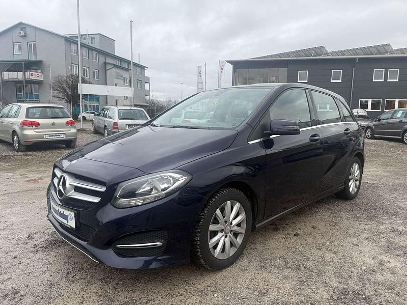 Gebraucht Mercedes B180 109 PS (80 kW) 2016 Cavansitblau  metalliclack Van / Kleinbus