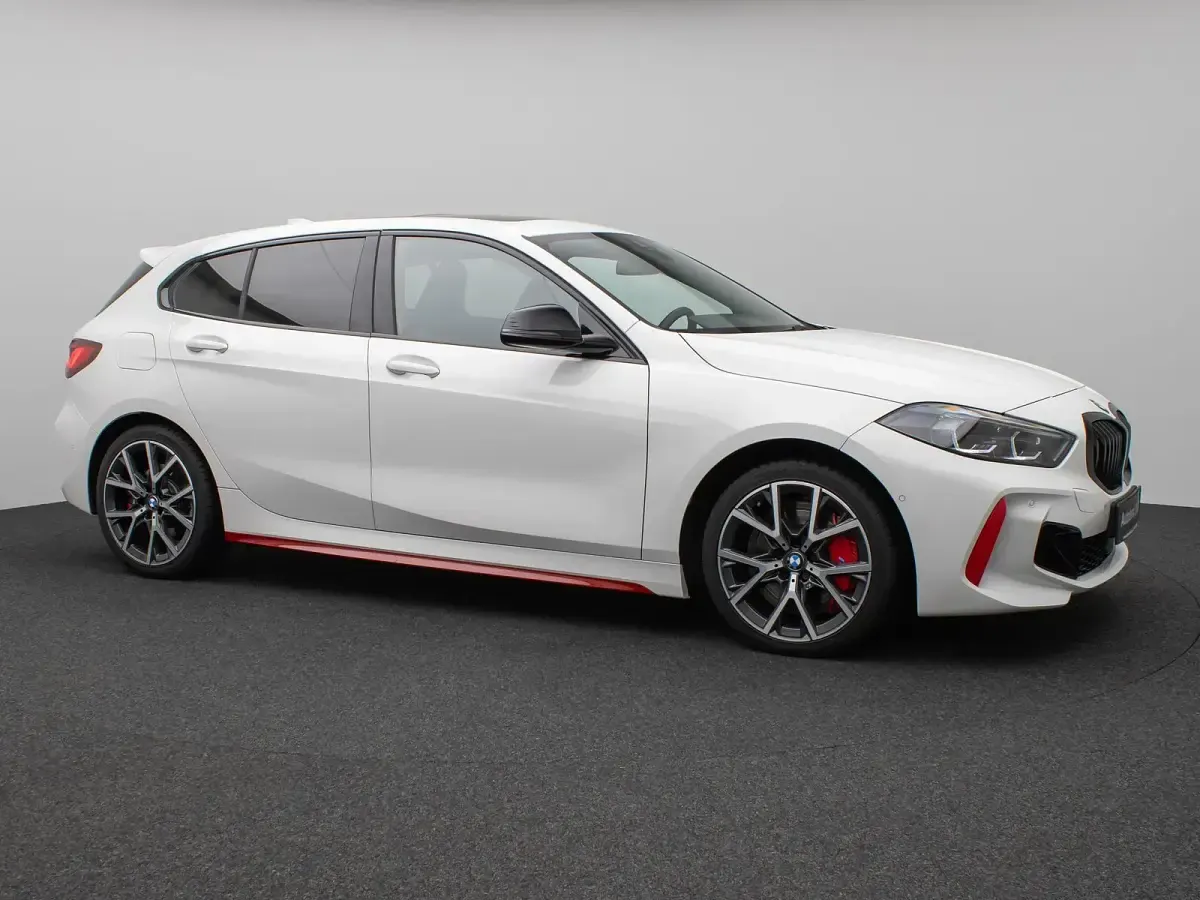 Gebraucht BMW 128 M Sport 265 PS (194 kW) 2024 Alpinweiss uni300 Limousine