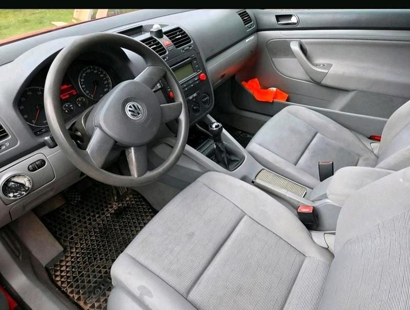 Usata VW Golf V 110 CV (80 kW) 2004 Rosso Utilitaria