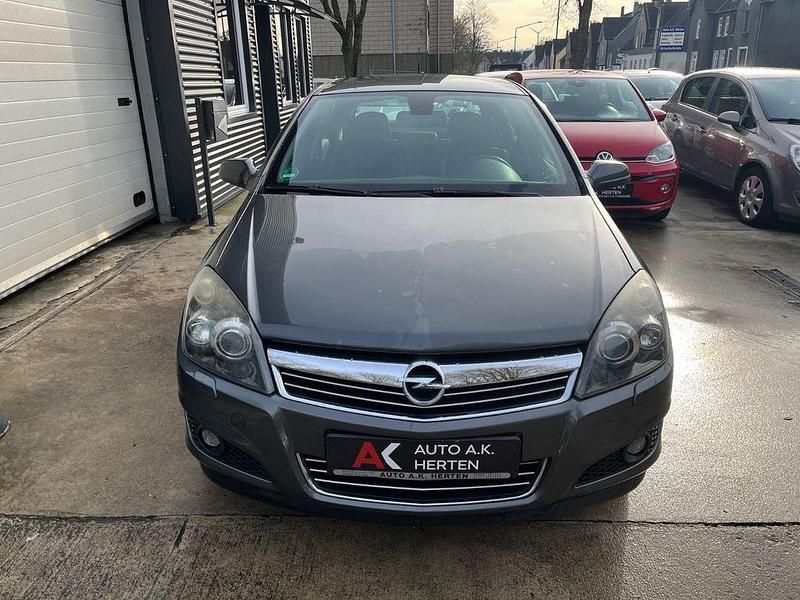 Gebraucht Opel Astra 140 PS (102 kW) 2008 Grau Limousine