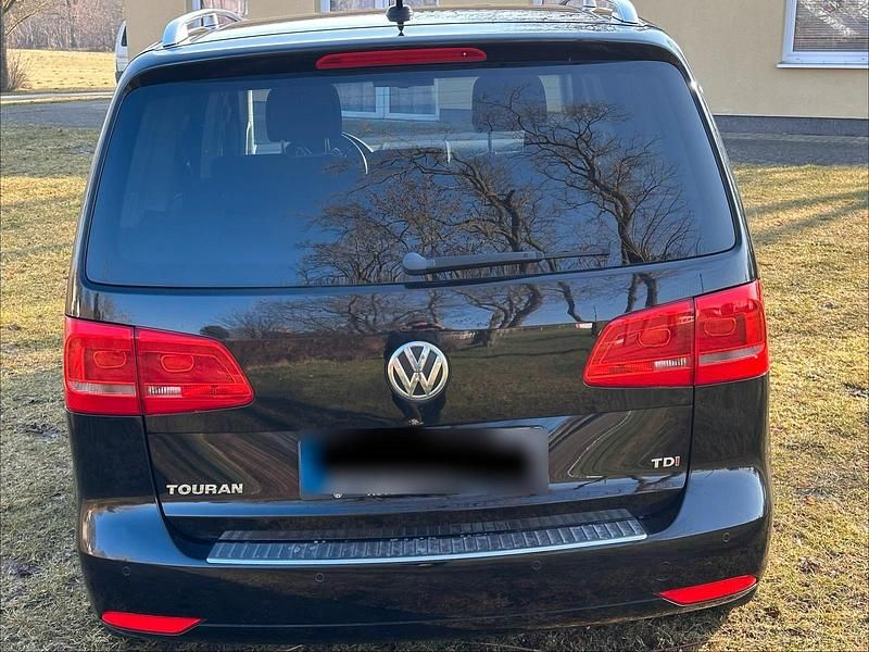 Gebraucht VW Touran 105 PS (77 kW) 2015 Schwarz Van / Kleinbus