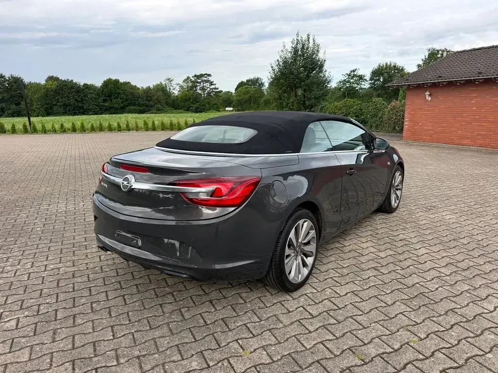 Gebraucht Opel Cascada Edition 120 PS (88 kW) 2013 Grau Cabrio