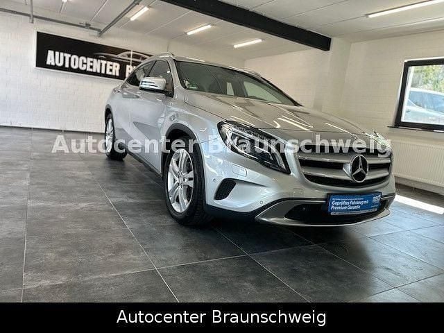 Silber Gebraucht 2015 Mercedes GLA200 SUV | 14.990 € (Guter Preis) - Bild 1/4