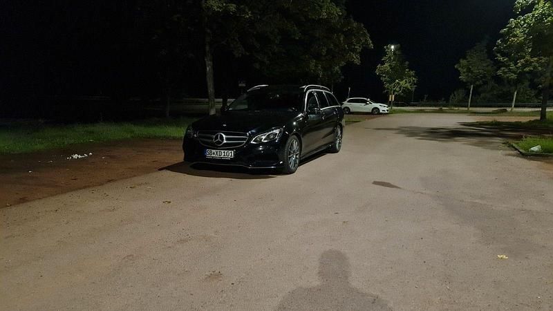 Schwarz Gebraucht 2014 Mercedes E350 Kombi | 14.999 € (Superpreis) - Bild 1/4