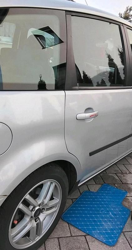 Gebraucht Ford Focus 115 PS (84 kW) 2005 Silber Van / Kleinbus