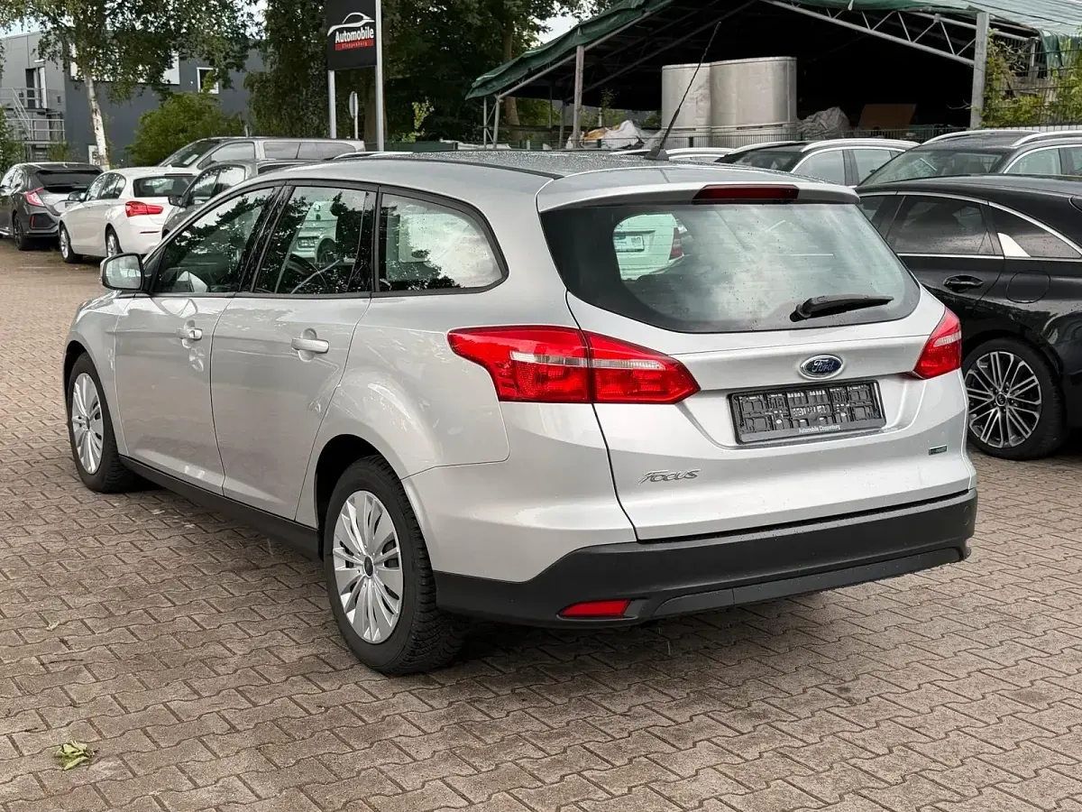 Gebraucht Ford Focus Trend 101 PS (74 kW) 2017 Silber Kombi