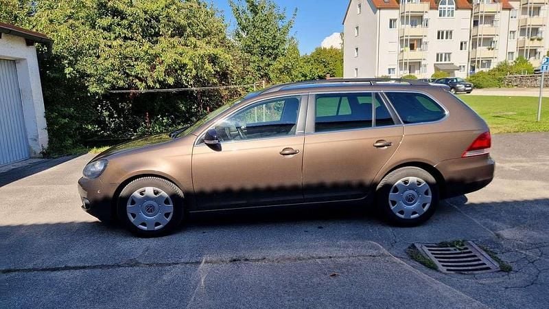 Braun Gebraucht 2012 VW Golf VI Style Kombi | 3.200 € (Guter Preis) - Bild 1/4