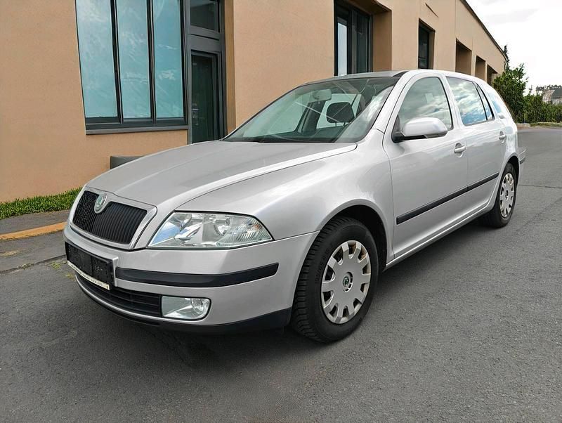 Silber Gebraucht 2006 Skoda Octavia Kombi | 2.390 € (Fairer Preis) - Bild 1/4