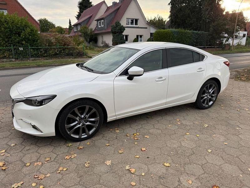 Weiß Gebraucht 2017 Mazda 6 Limousine | 12.990 € (Fairer Preis) - Bild 1/4