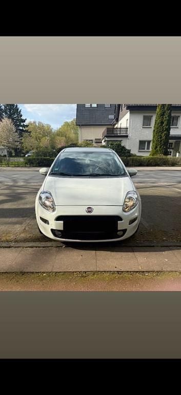 Gebraucht Fiat Punto 69 PS (50 kW) 2016 Weiß Kleinwagen