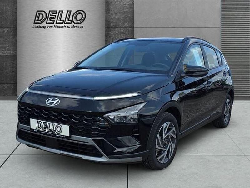 Phantom black / met Gebraucht 2024 Hyundai Bayon Trend SUV | 22.990 € (Fairer Preis) - Bild 1/4
