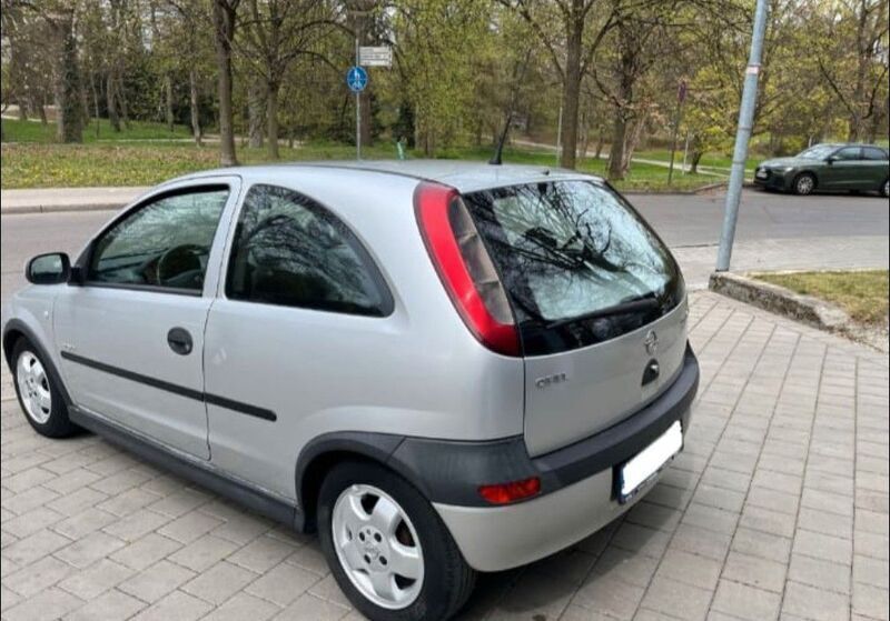 Silber Gebraucht 2001 Opel Corsa Limousine | 2.000 € (Teuer) - Bild 1/4