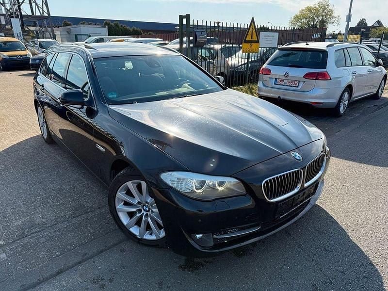 Gebraucht BMW 530 258 PS (189 kW) 2011 Schwarz Kombi