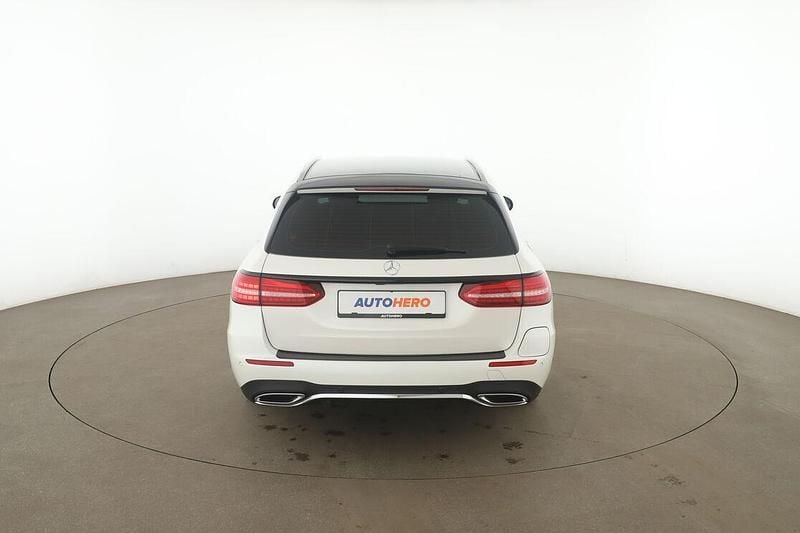 Gebraucht Mercedes E300 AMG line 122 PS (89 kW) 2022 Weiß Kombi