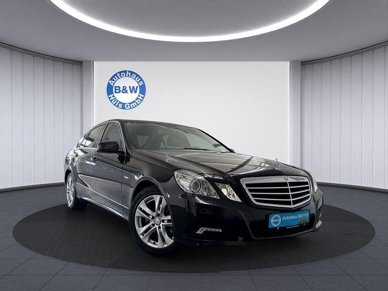 Schwarz Gebraucht 2009 Mercedes 200 Avantgarde Limousine | 9.899 € (Teuer) - Bild 1/4