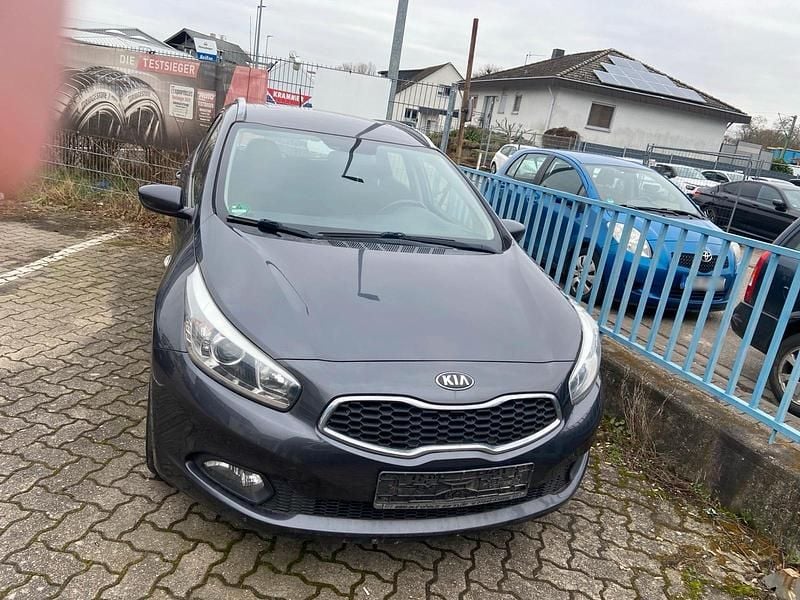 Gebraucht Kia Ceed 110 PS (80 kW) 2015 Braun Kleinwagen