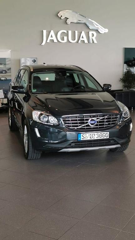 Grau Gebraucht 2017 Volvo XC60 Momentum SUV | 19.500 € (Superpreis) - Bild 1/4