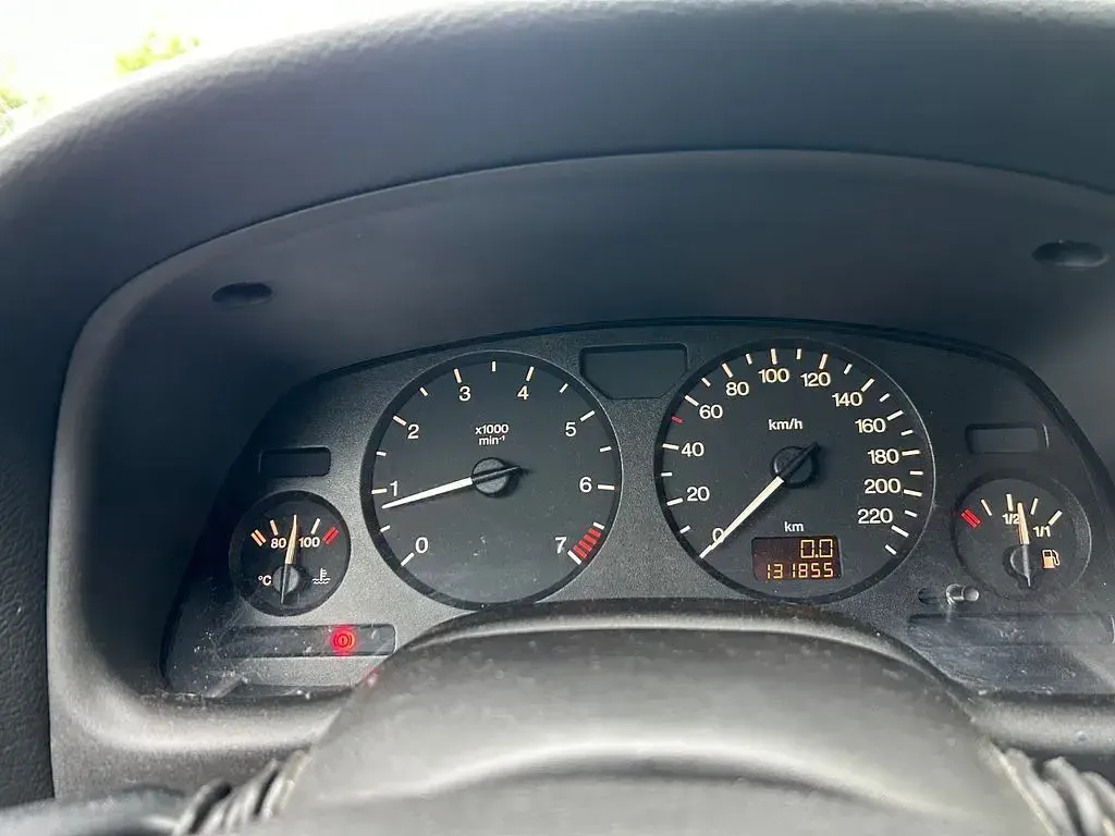 Używany Opel Astra 101 KM (74 kW) 2000 Srebrny Sedan/Limuzyna