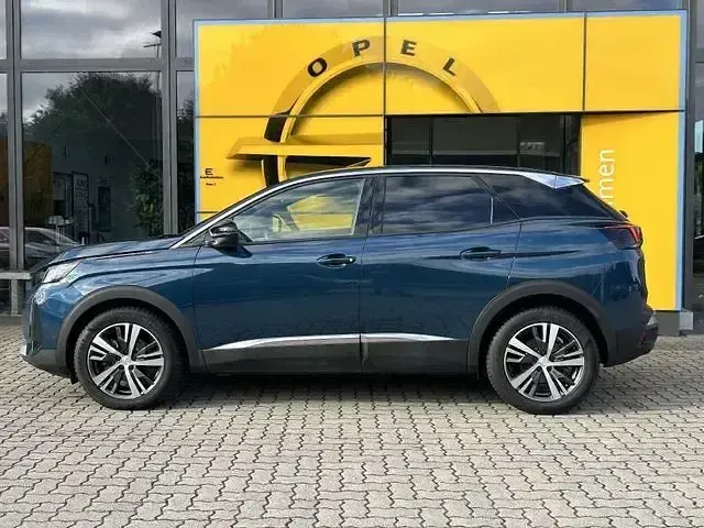 Gebraucht Peugeot 3008 Allure 131 PS (96 kW) 2023 Blau celebes SUV