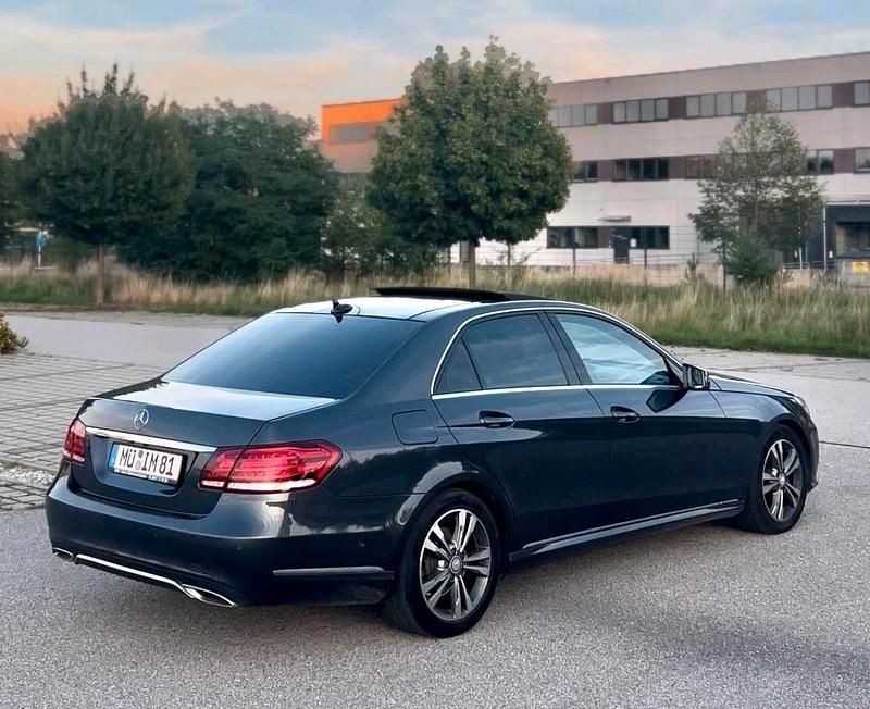 Grau Gebraucht 2016 Mercedes E350 Limousine | 16.900 € (Superpreis) - Bild 1/4