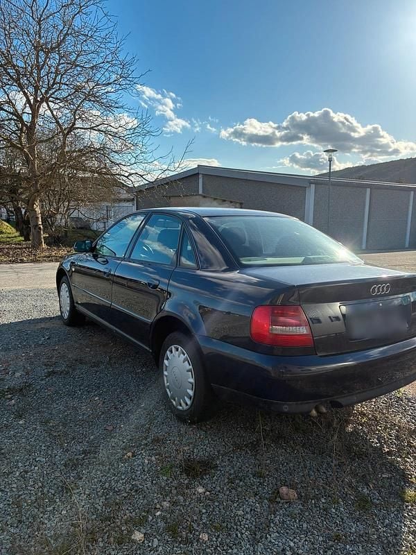 Gebraucht Audi A4 110 PS (80 kW) 2000 Blau Limousine