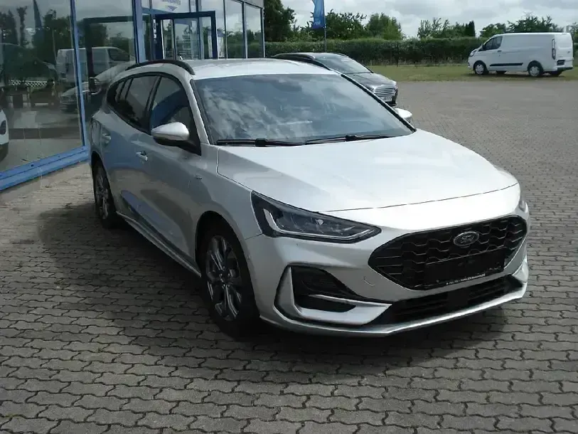 Gebraucht Ford Focus ST-Line X 125 PS (91 kW) 2023 Polarsilber metallic Kombi